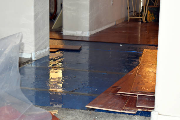 Professional Sewage Cleanup technician working in Marlow, OK